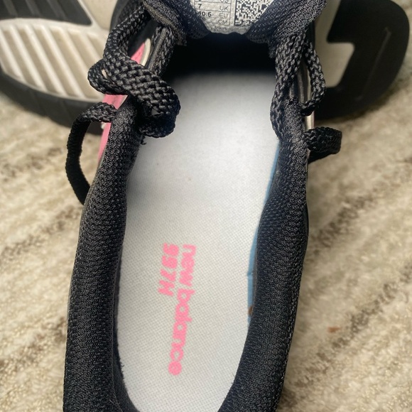 New Balance 997H sneakers in a women’s size 9 US (EU 40.5, UK 7). - Picture 4 of 16